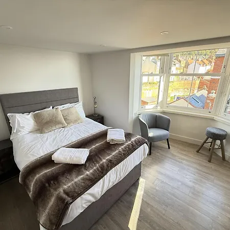 Merchants Quarters - Laguz - Stunning Apartment With Harbour And Sea Views - Free Roof Top Terrace With Sea And Harbour View And Central Location To Beaches Amenities Restaurants And Harbour *