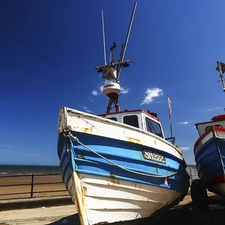 Holiday home Merchants Quarters - Laguz - Stunning Apartment With Harbour And Sea Views - Free Roof Top Terrace With Sea And Harbour View And Central Location To Beaches Amenities Restaurants And Harbour Scarborough