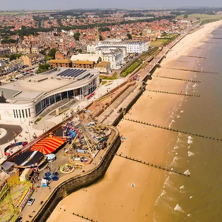 Merchants Quarters - Laguz - Stunning Apartment With Harbour And Sea Views - Free Roof Top Terrace With Sea And Harbour View And Central Location To Beaches Amenities Restaurants And Harbour Holiday home Scarborough