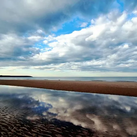 Holiday home Merchants Quarters - Laguz - Stunning Apartment With Harbour And Sea Views - Free Roof Top Terrace With Sea And Harbour View And Central Location To Beaches Amenities Restaurants And Harbour Scarborough