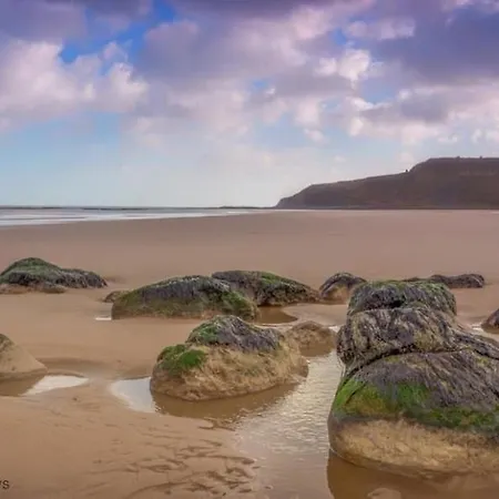 Merchants Quarters - Laguz - Stunning With Harbour And Sea Views - Free Roof Terrace With Sea And Harbour View And Location To Beaches Amenities Restaurants And Harbour Feriehus Scarborough