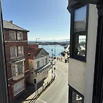 Merchants Quarters - Laguz - Stunning With Harbour And Sea Views - Free Roof Terrace With Sea And Harbour View And Location To Beaches Amenities Restaurants And Harbour * Scarborough
