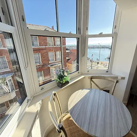 Merchants Quarters - Laguz - Stunning With Harbour And Sea Views - Free Roof Terrace With Sea And Harbour View And Location To Beaches Amenities Restaurants And Harbour Dom wakacyjny *