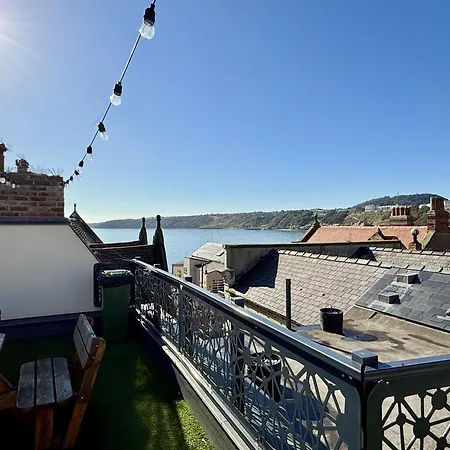 Merchants Quarters - Laguz - Stunning With Harbour And Sea Views - Free Roof Terrace With Sea And Harbour View And Location To Beaches Amenities Restaurants And Harbour