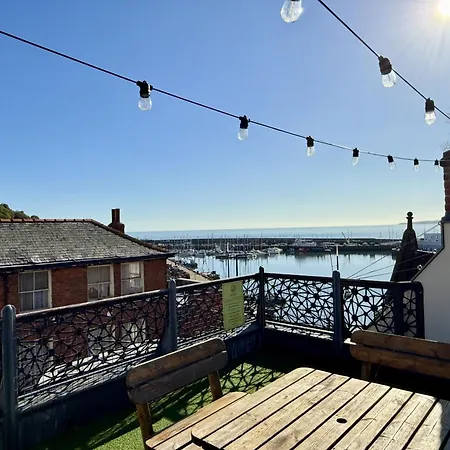 Merchants Quarters - Laguz - Stunning Apartment With Harbour And Sea Views - Free Roof Top Terrace With Sea And Harbour View And Central Location To Beaches Amenities Restaurants And Harbour 度假居 *