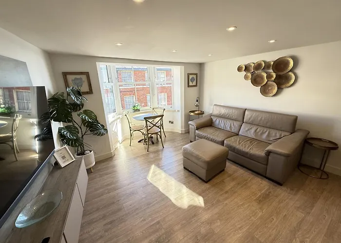 Merchants Quarters - Laguz - Stunning With Harbour And Sea Views - Free Roof Terrace With Sea And Harbour View And Location To Beaches Amenities Restaurants And Harbour Dom wakacyjny Scarborough