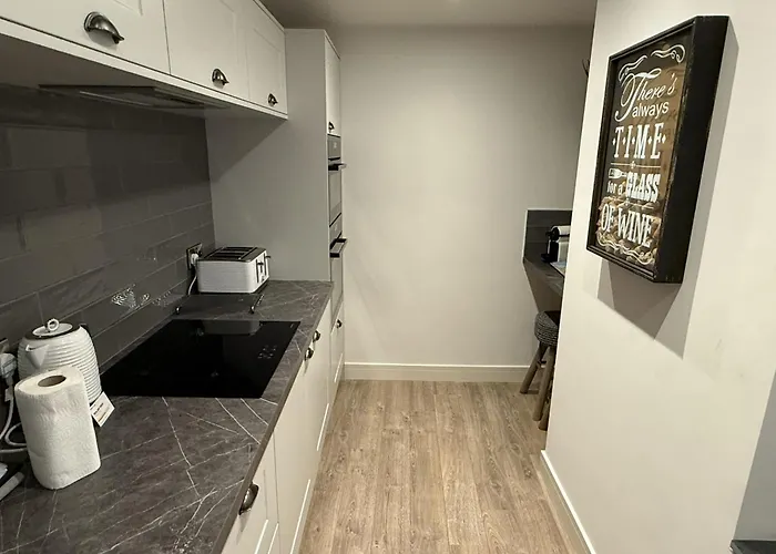 Merchants Quarters - Laguz - Stunning With Harbour And Sea Views - Free Roof Terrace With Sea And Harbour View And Location To Beaches Amenities Restaurants And Harbour *