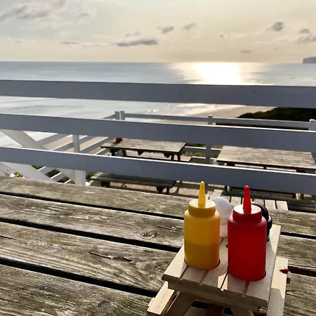 Merchants Quarters - Laguz - Stunning With Harbour And Sea Views - Free Roof Terrace With Sea And Harbour View And Location To Beaches Amenities Restaurants And Harbour 펜션 스카버러